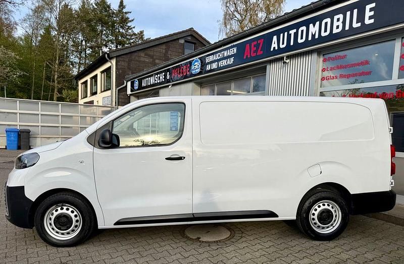 Gebraucht Toyota Proace 144 PS (105 kW) 2024 Weiß Van / Kleinbus