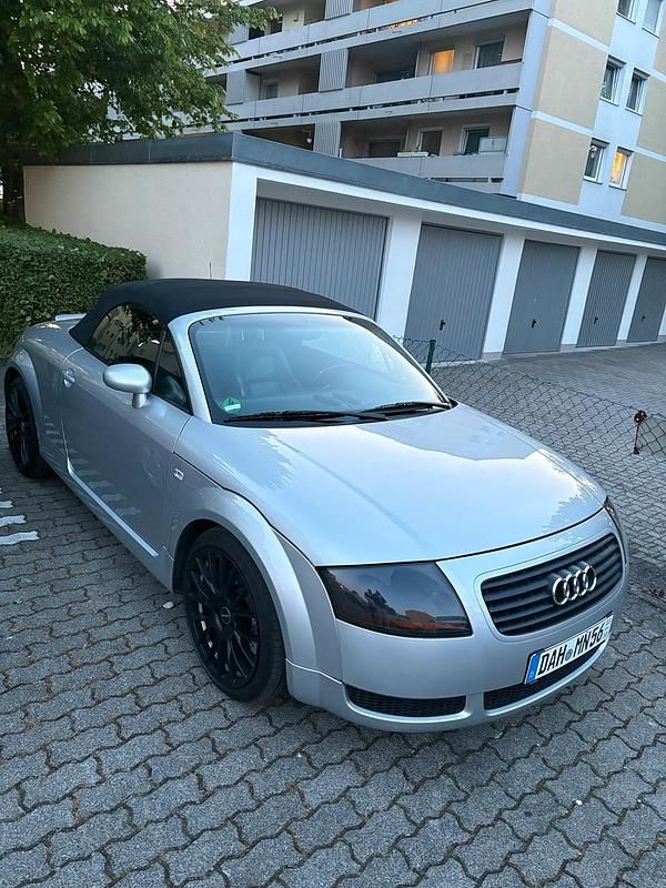 Silber Gebraucht 2000 Audi TT Roadster Comfort Cabrio | 5.800 € (Teuer) - Bild 1/4