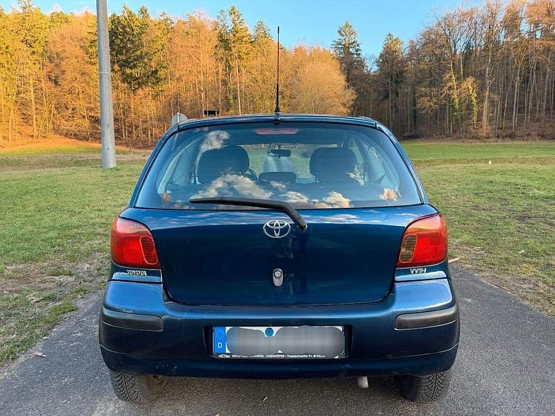 Gebraucht Toyota Yaris 65 PS (47 kW) 2005 Blau Kleinwagen