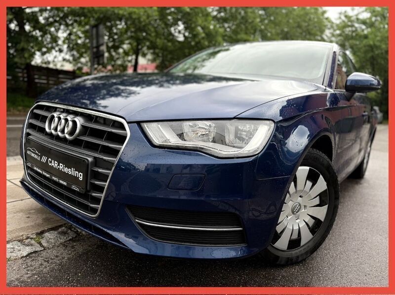 Blau Gebraucht 2015 Audi A3 Sportback Attraction Limousine | 12.999 € (Fairer Preis) - Bild 1/4