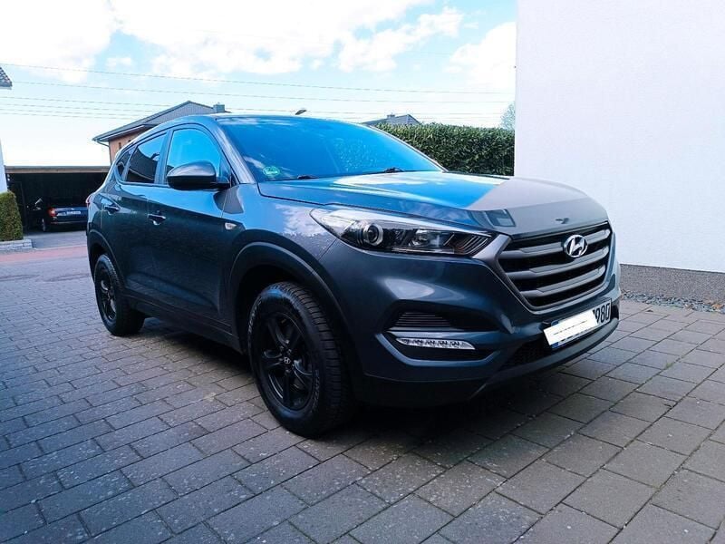 Grau Gebraucht 2018 Hyundai Tucson SUV | 12.500 € (Superpreis) - Bild 1/4