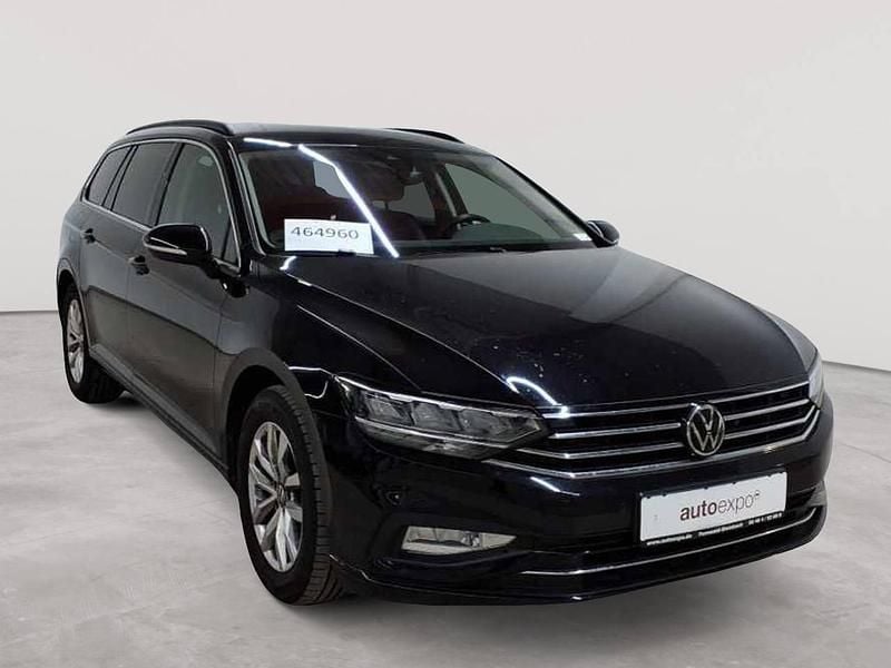 Gebraucht VW Passat Business 150 PS (110 kW) 2022 Deep black perleffekt Kombi