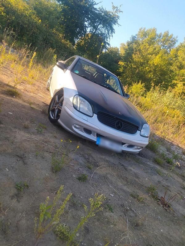 Silber Gebraucht 1998 Mercedes SLK230 Cabrio | 2.200 € (Fairer Preis) - Bild 1/4