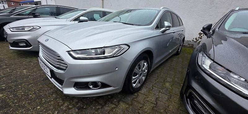 Silber Gebraucht 2016 Ford Mondeo Titanium Limousine | 13.490 € (Fairer Preis) - Bild 1/4