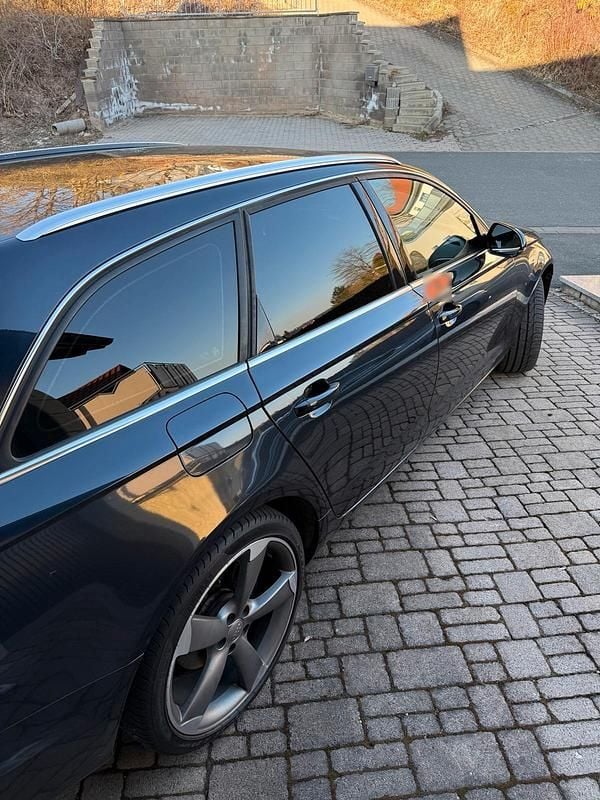 Gebraucht Audi A6 220 PS (161 kW) 2014 Blau Kombi