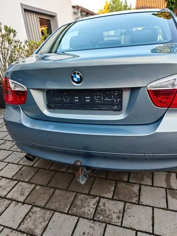 Gebraucht BMW 318 129 PS (94 kW) 2007 Grau Limousine