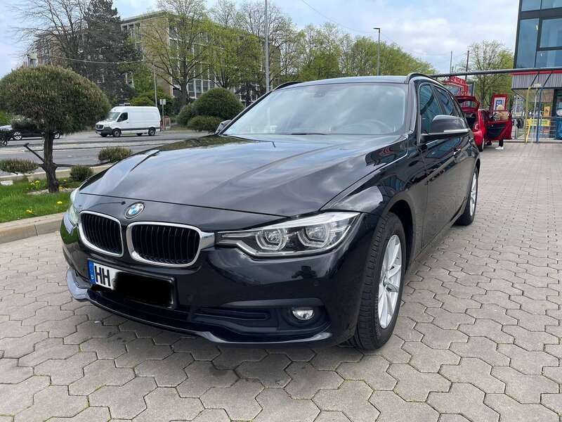 Schwarz Gebraucht 2019 BMW 318 Kombi | 16.500 € (Fairer Preis) - Bild 1/4