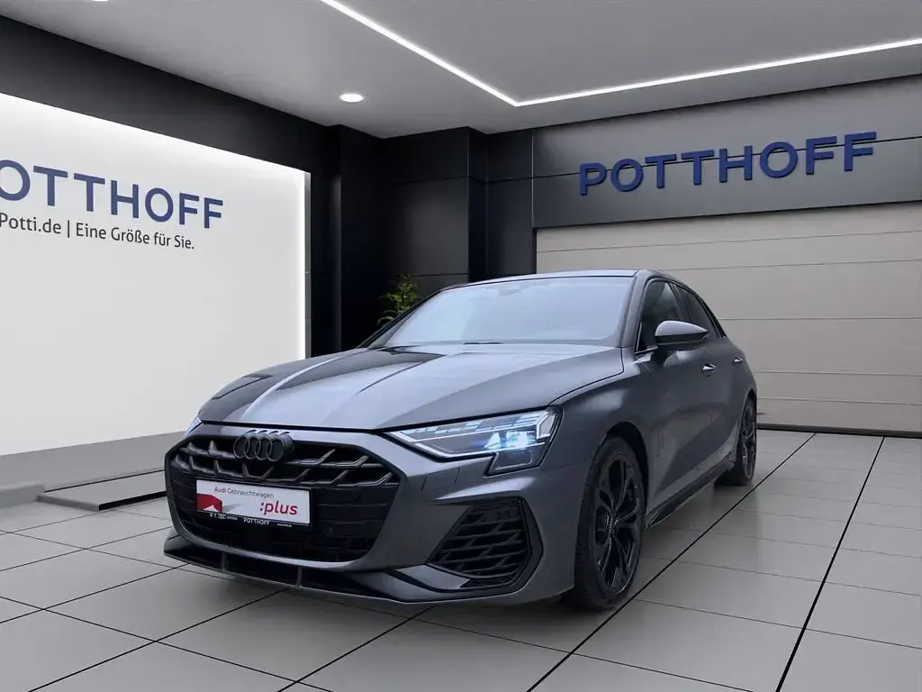 Gebraucht Audi S3 Ambiente 333 PS (244 kW) 2025 Limousine