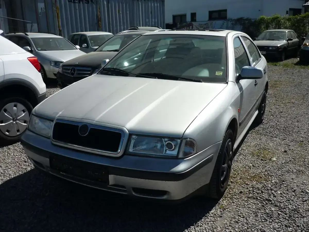 Second-hand Skoda Octavia 101 CP (74 kW) 2000 Gri Berlinǎ