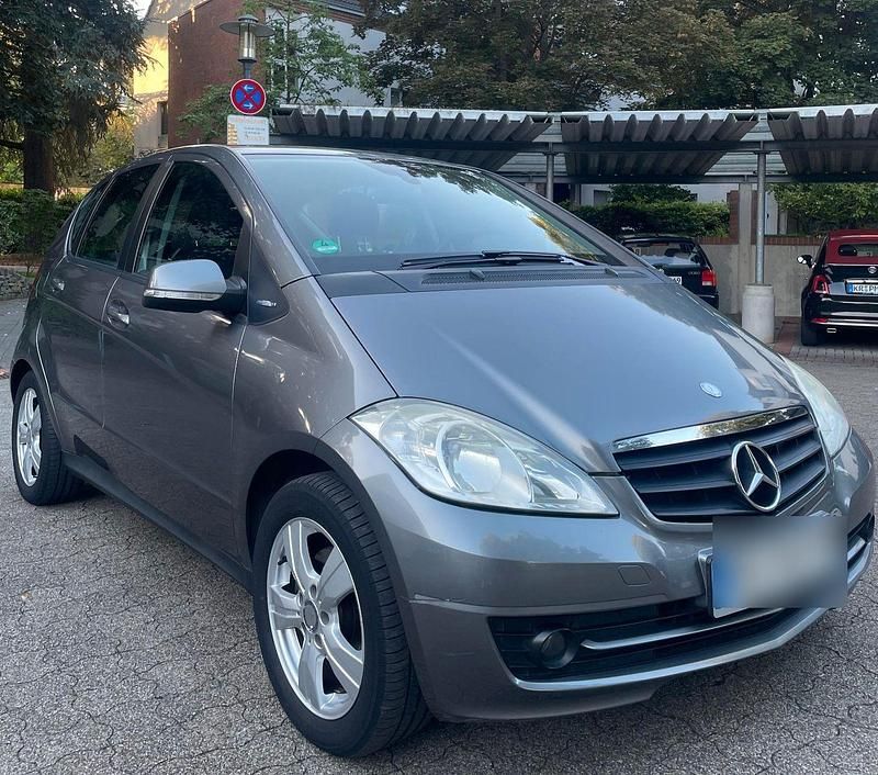 Grau Gebraucht 2009 Mercedes A170 Kleinwagen | 4.100 € (Fairer Preis) - Bild 1/4