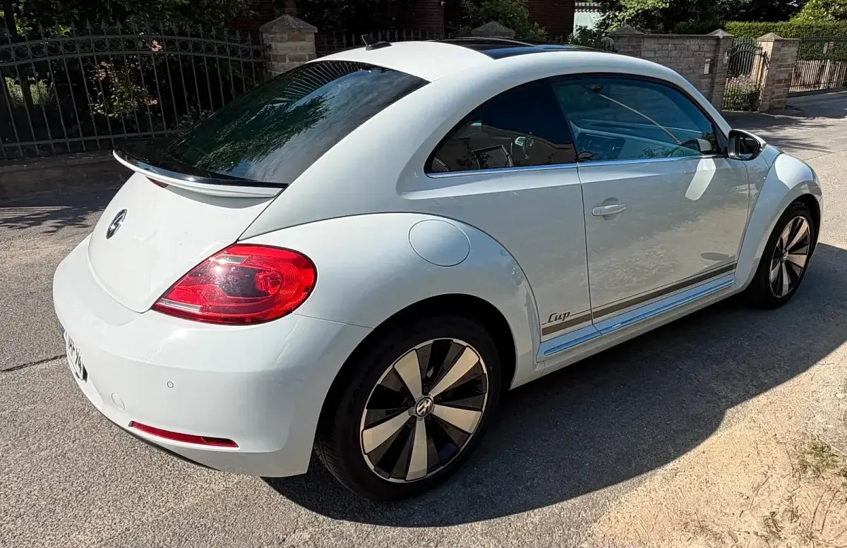 Gebraucht VW Beetle Cup 105 PS (77 kW) 2014 Weiß Kleinwagen