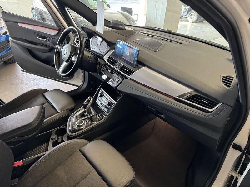 Gebraucht BMW 218 Gran Tourer M Sport 150 PS (110 kW) 2021 Weiß Van / Kleinbus