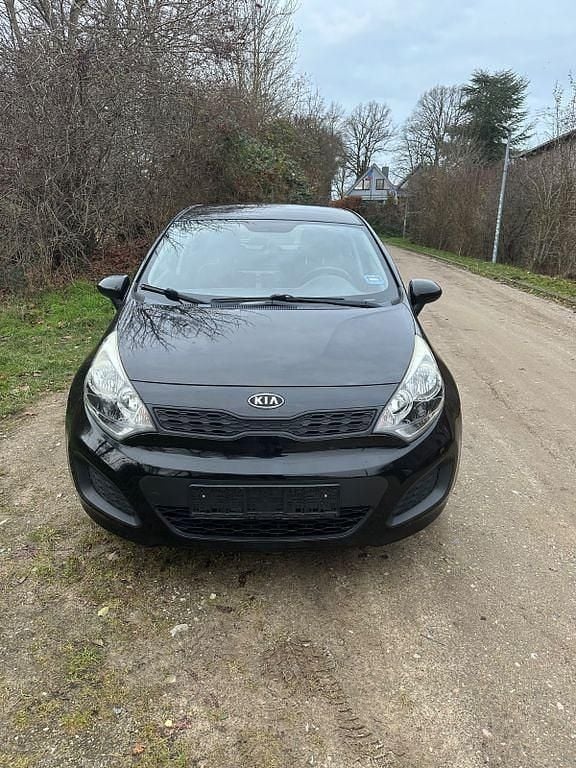 Schwarz Gebraucht 2012 Kia Rio Edition 7 Limousine | 6.300 € (Fairer Preis) - Bild 1/4