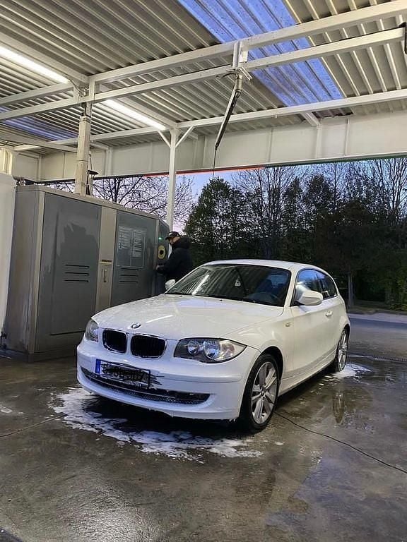 Gebraucht BMW 116 122 PS (89 kW) 2012 Weiß Kleinwagen