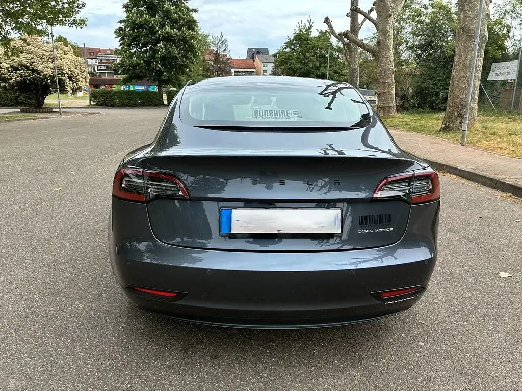Usata Tesla Model 3 Performance 366 kW (498 CV) 2019 Grigio Berlina
