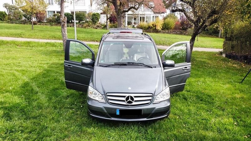 Gebraucht Mercedes Viano Edition 224 PS (164 kW) 2012 Blau Van / Kleinbus