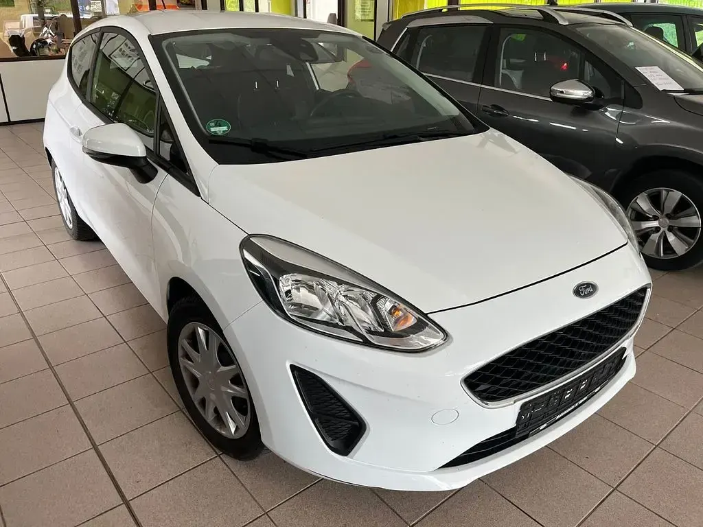 Gebraucht Ford Fiesta Trend 71 PS (52 kW) 2018 Weiß Kleinwagen