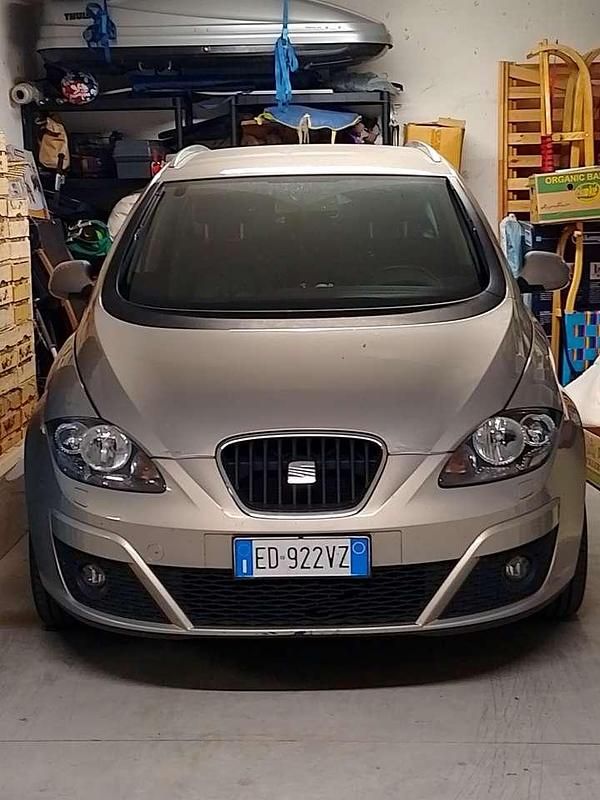 Beige Gebraucht 2011 Seat Altea XL Copa Van / Kleinbus | 2.450 € (Superpreis) - Bild 1/4