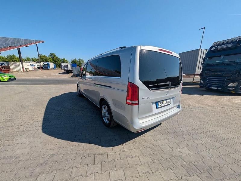 Gebraucht Mercedes V250 190 PS (139 kW) 2015 Silber Van / Kleinbus