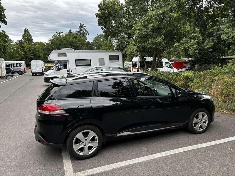 Gebraucht Renault Clio GrandTour Dynamique 90 PS (66 kW) 2015 Schwarz Kombi