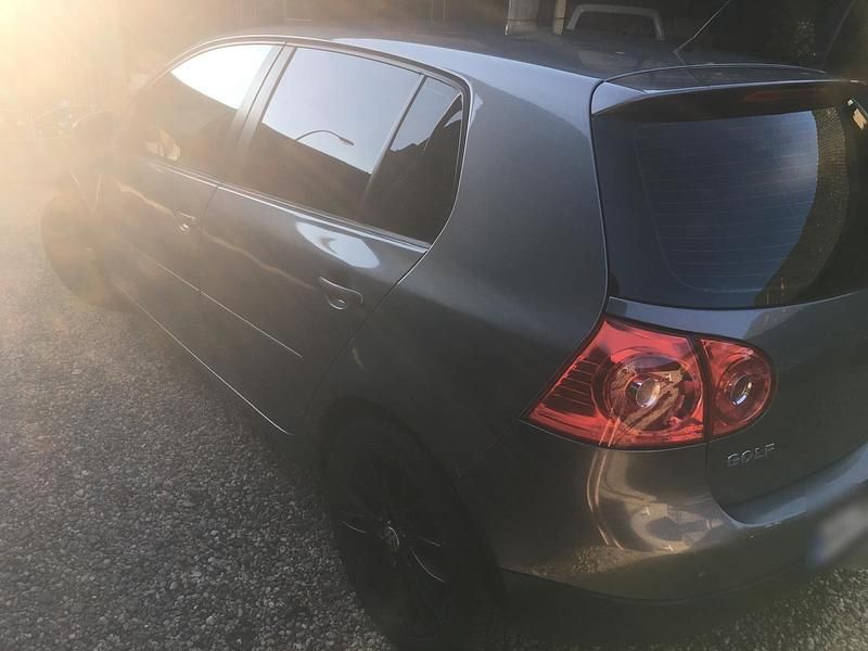 Usata VW Golf V 105 CV (77 kW) 2007 Grigio Berlina