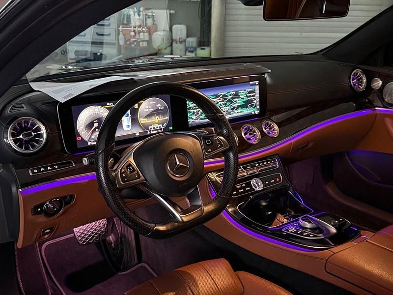 Gebraucht Mercedes E400 AMG 333 PS (244 kW) 2018 Schwarz