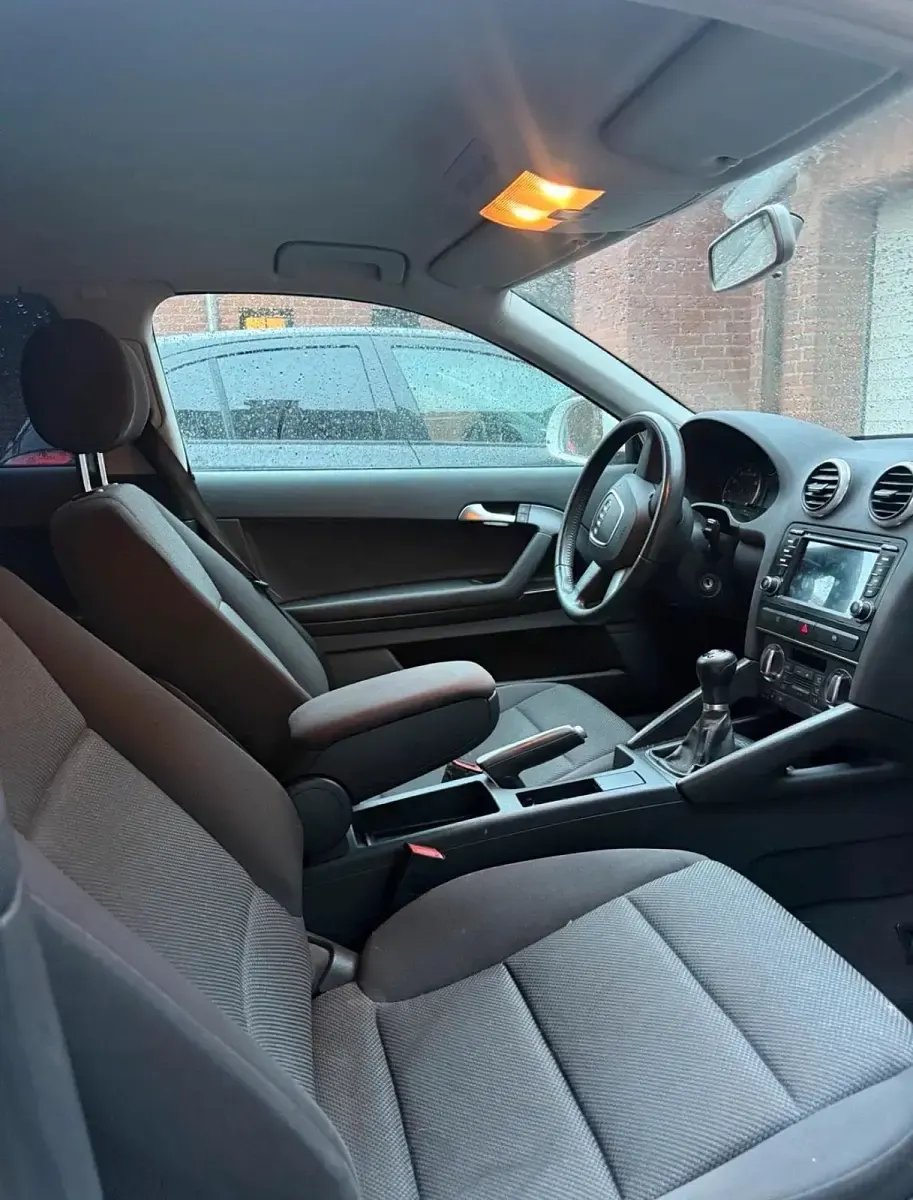 Gebraucht Audi A3 125 PS (91 kW) 2009 Weiß Kleinwagen