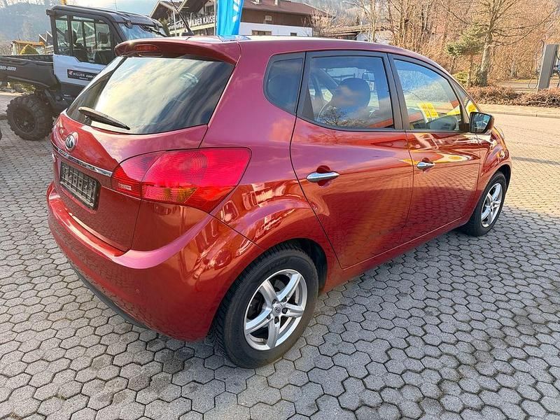 Gebraucht Kia Venga 125 PS (91 kW) 2016 Rot Kleinwagen