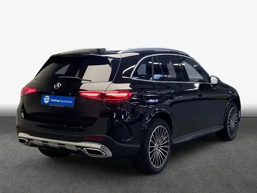 Gebraucht Mercedes GLC300e AMG 333 PS (244 kW) 2026 Schwarz SUV