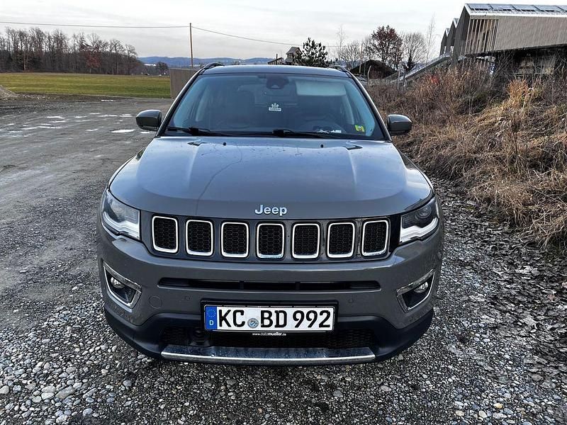 Gebraucht Jeep Compass Limited 170 PS (125 kW) 2020 Grau SUV