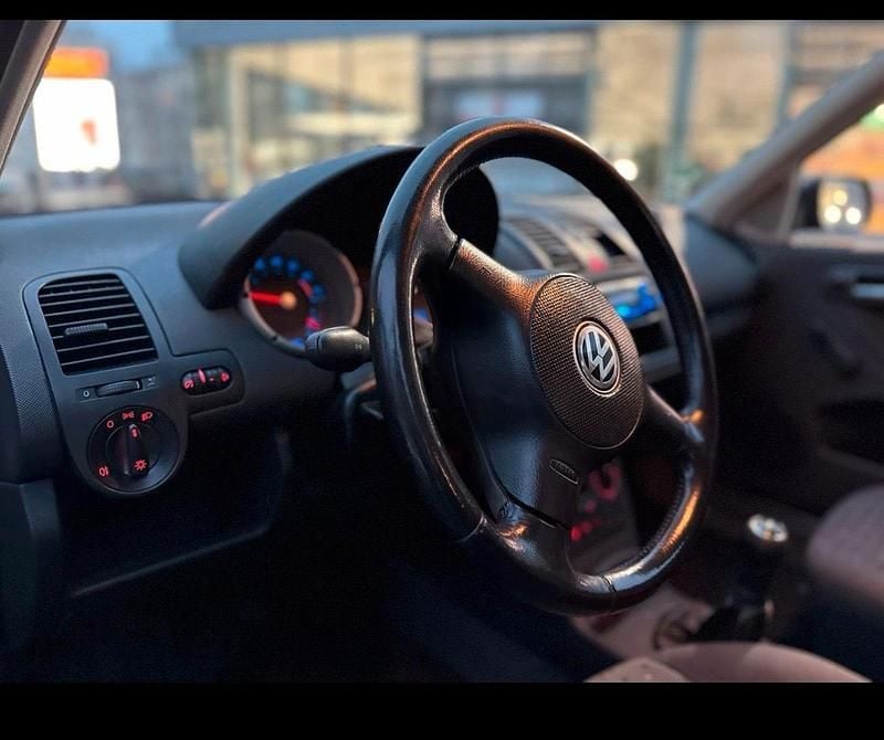 Gebraucht VW Polo 50 PS (36 kW) 2000 Schwarz Kleinwagen