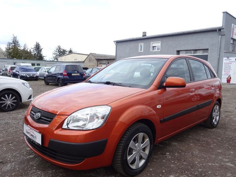 Orange Gebraucht 2008 Kia Rio 2 Limousine | 1.990 € (Fairer Preis) - Bild 1/4