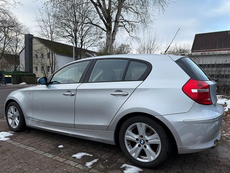 Gebraucht BMW 116 122 PS (89 kW) 2007 Silber Kleinwagen