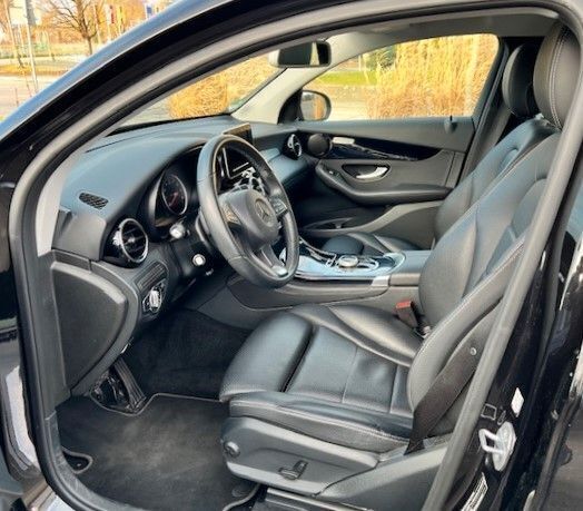 Gebraucht Mercedes GLC250 211 PS (155 kW) 2017 Schwarz SUV