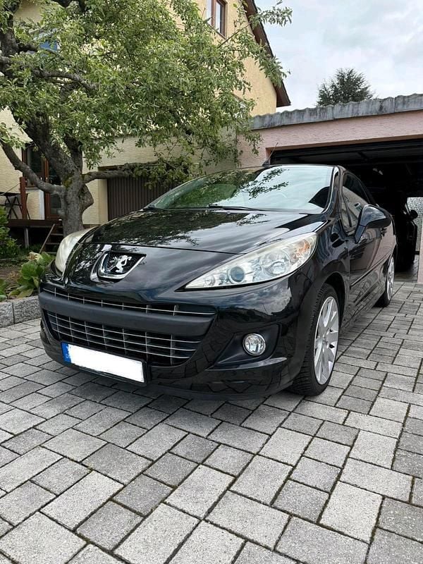 Schwarz Gebraucht 2011 Peugeot 207 CC Cabrio | 6.573 € (Etwas zu teuer) - Bild 1/4