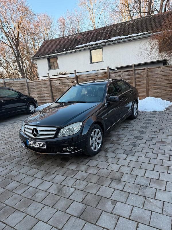 Schwarz Gebraucht 2009 Mercedes C200 Limousine | 7.500 € (Etwas zu teuer) - Bild 1/4