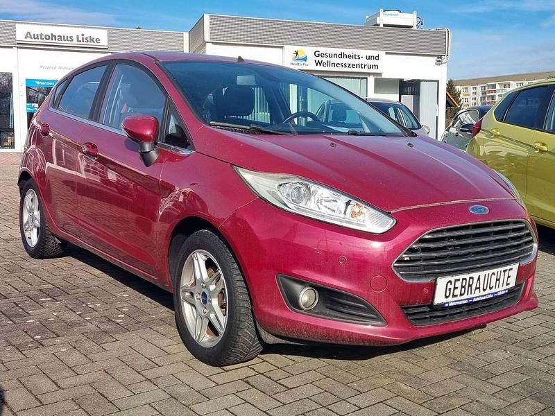 Gebraucht Ford Fiesta Titanium 82 PS (60 kW) 2013 Violett Kleinwagen