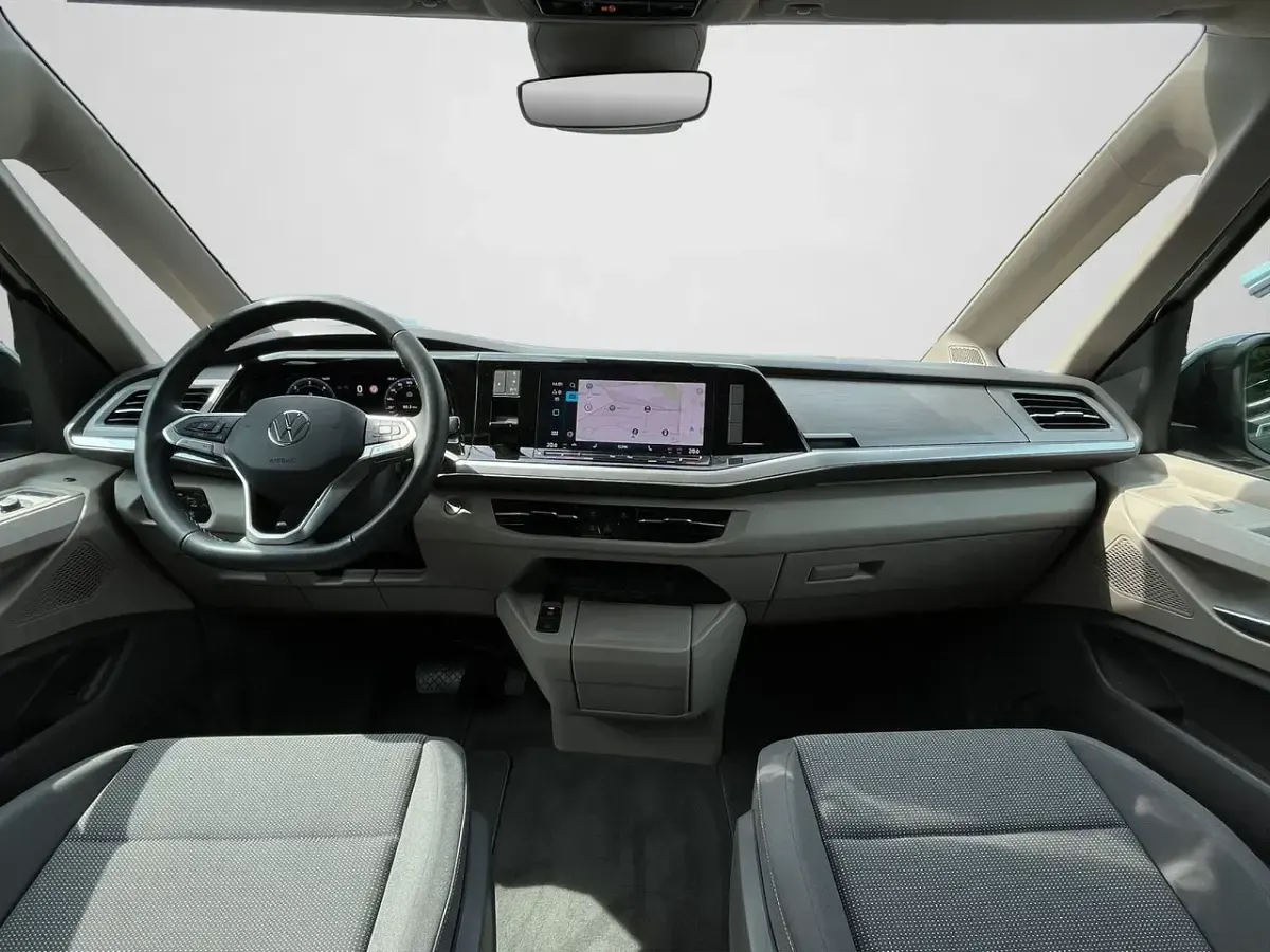 Gebraucht VW Multivan Life 150 PS (110 kW) 2025 Indiumgrau metallic (metallic) Van / Kleinbus