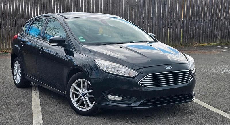 Gebraucht Ford Focus 95 PS (69 kW) 2015 Schwarz Limousine