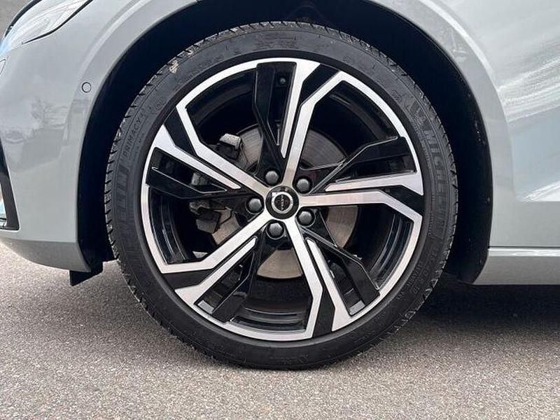 Gebraucht Volvo V60 Plus 197 PS (144 kW) 2025 Grau Kombi