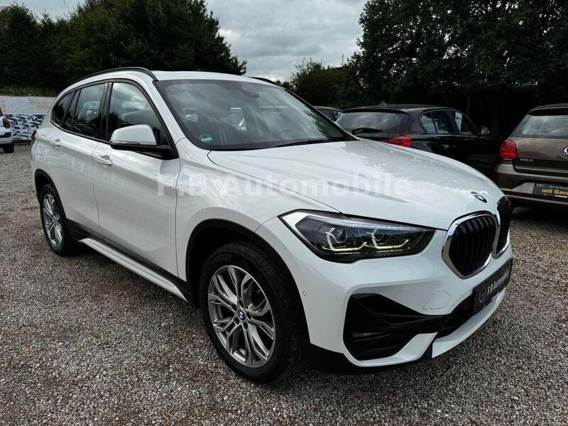 Weiß Gebraucht 2020 BMW X1 Sport Line SUV | 19.499 € (Etwas zu teuer) - Bild 1/4