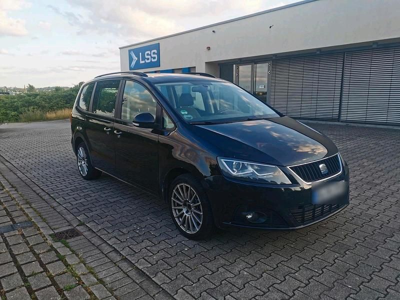 Schwarz Gebraucht 2012 Seat Alhambra Van / Kleinbus | 7.500 € (Fairer Preis) - Bild 1/4