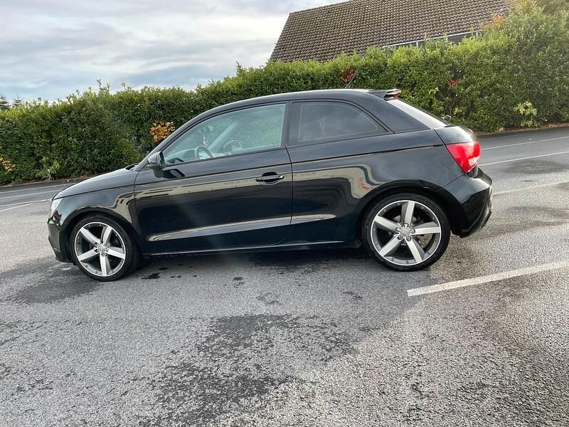 Gebraucht Audi A1 86 PS (63 kW) 2011 Schwarz Kleinwagen