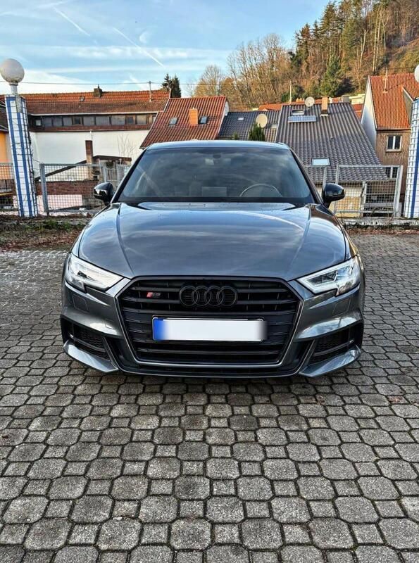 Grau Gebraucht 2018 Audi S3 Limousine | 27.000 € (Guter Preis) - Bild 1/4