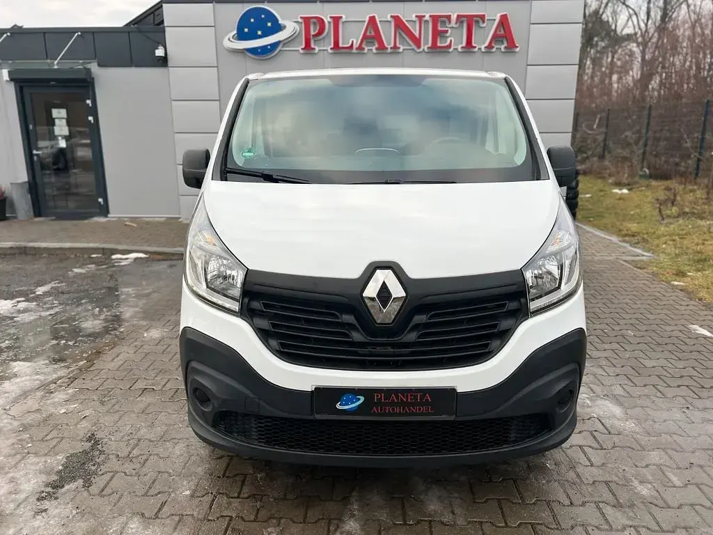Second-hand Renault Trafic 95 CP (69 kW) 2019 Alb Monovolum
