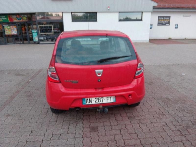 Rot Gebraucht 2010 Dacia Sandero Kleinwagen | 900 € (Superpreis) - Bild 1/4