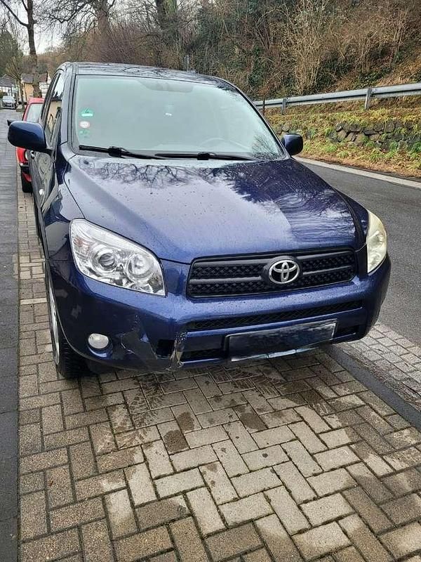 Blau Gebraucht 2006 Toyota RAV4 Executive SUV | 10.000 € (Etwas zu teuer) - Bild 1/4