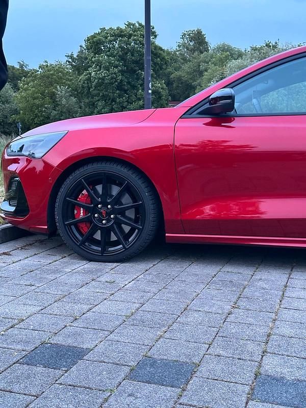 Gebraucht Ford Focus ST 280 PS (205 kW) 2024 Rot Limousine