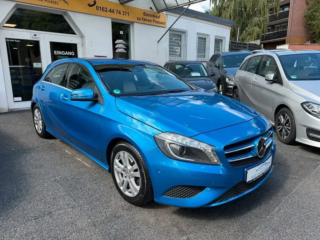 Gebraucht Mercedes A200 156 PS (114 kW) 2012 Suedseeblau Kleinwagen