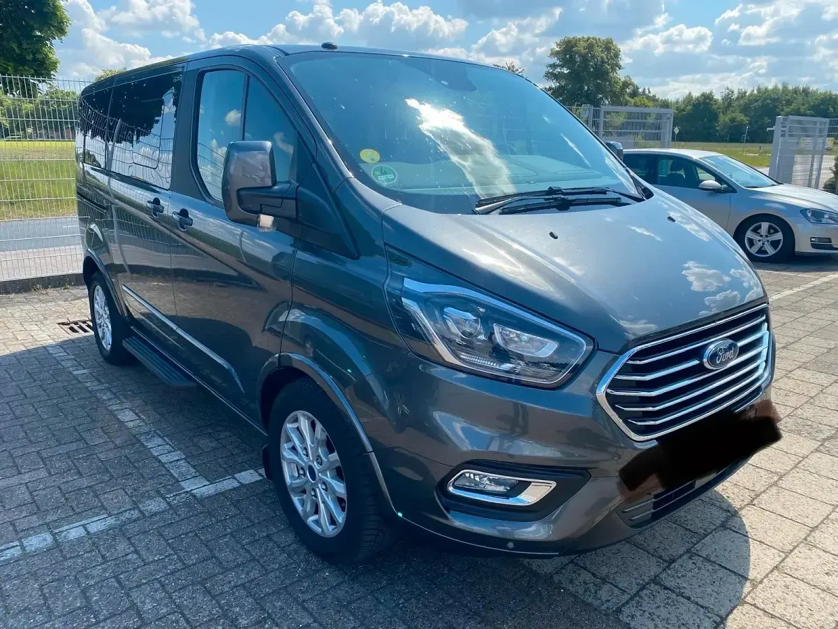 Gebraucht Ford Tourneo Custom Titanium 190 PS (139 kW) 2018 Schwarz Van